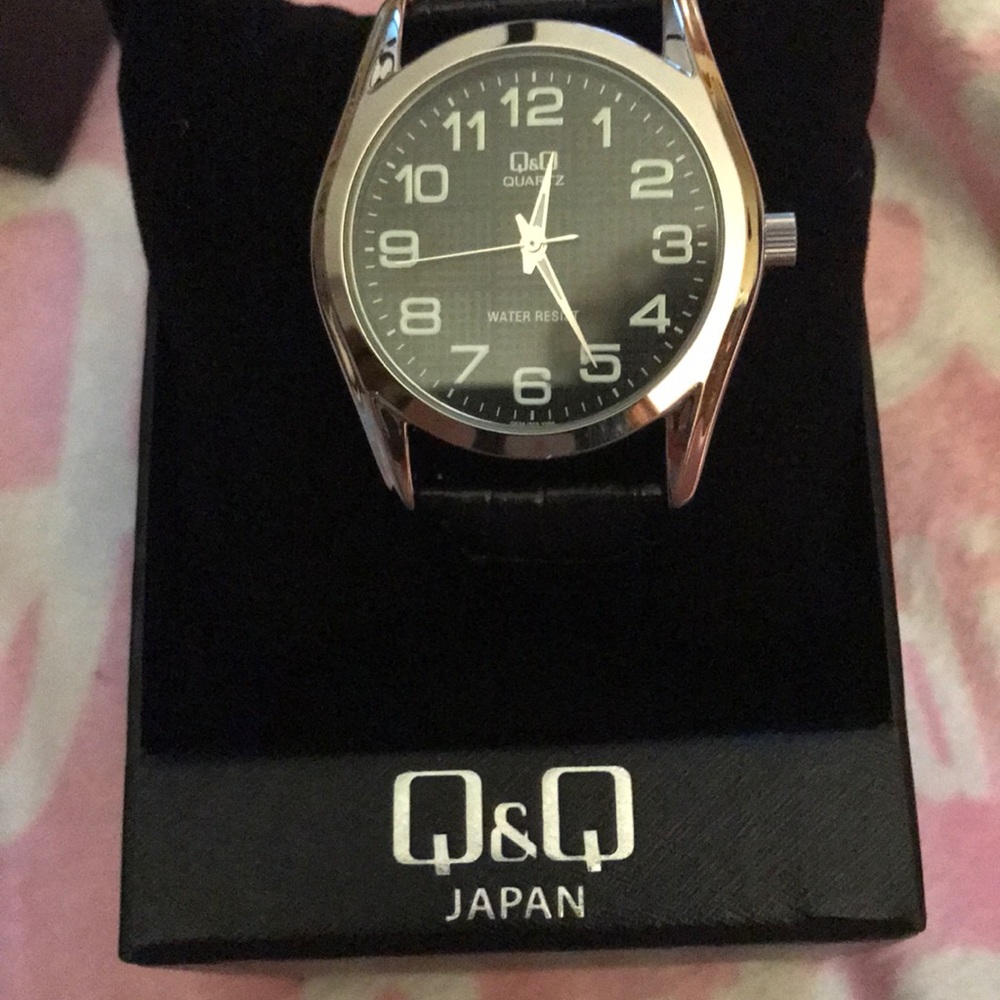 3/25$ Q & Q leather band WATCH